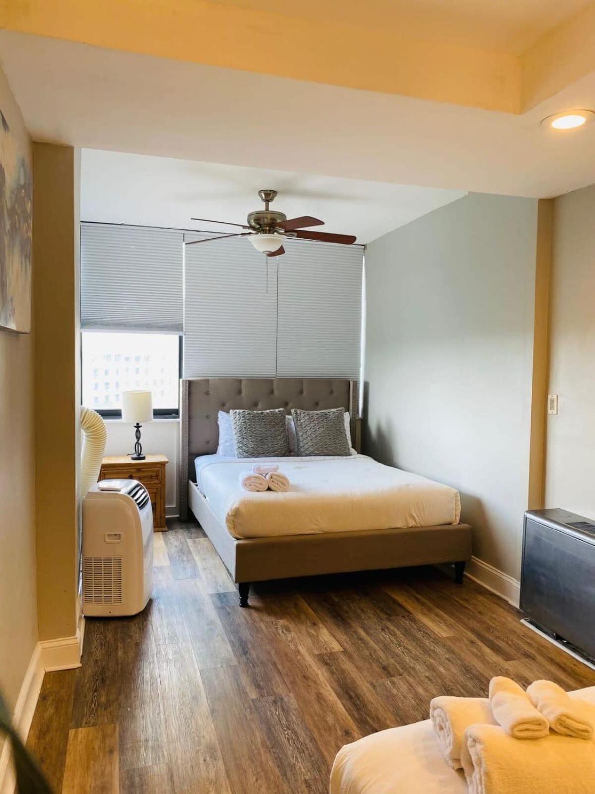 Downtown ! King Bed 24 Concierge! Onsite Parking Lm903 Apartment Atlanta Bagian luar foto